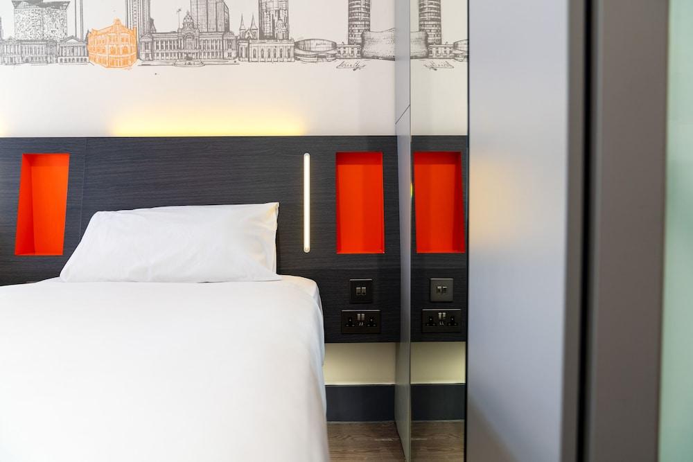 Easyhotel Birmingham Exterior foto